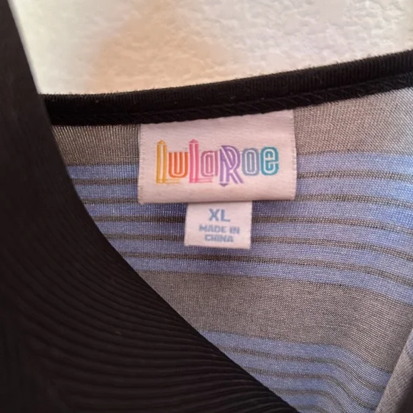 Preowned LuLaRoe tank top - Picture 3 of 4